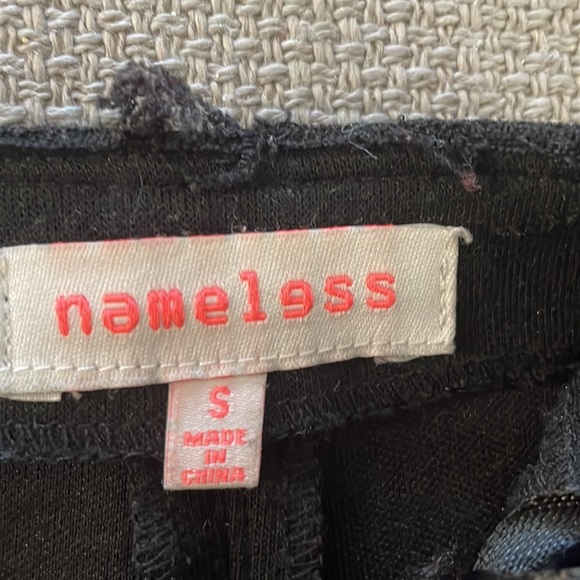 NAMELESS RAW HEM MINI BLACK SKIRT - Picture 2 of 2